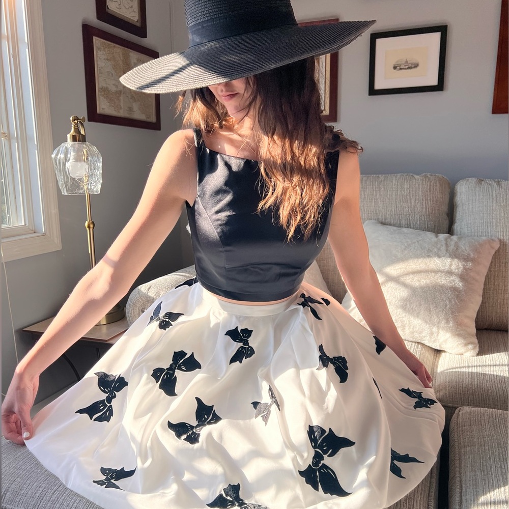 SHERRI HILL Two piece Black and White Cocktail Dress